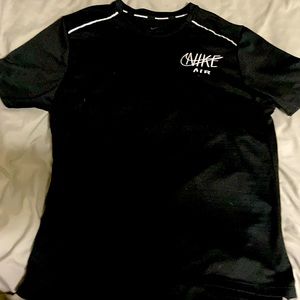 Boys Nike athletic shirt, boys medium, Like new